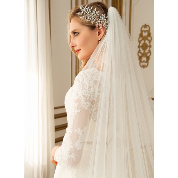 One-tier Lace Applique Edge Cathedral Bridal Veils With Lace