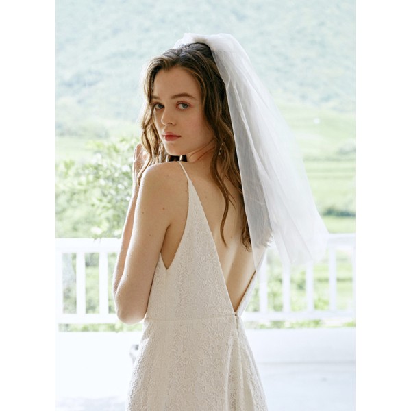 Two-tier Cut Edge Shoulder Veils