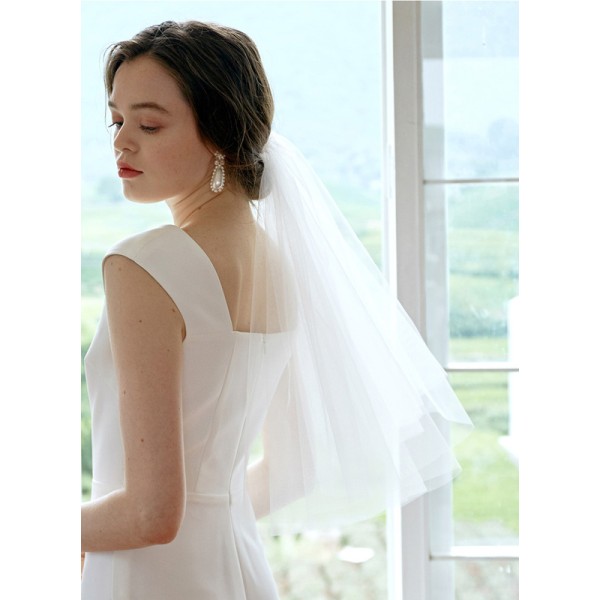 Two-tier Cut Edge Shoulder Veils