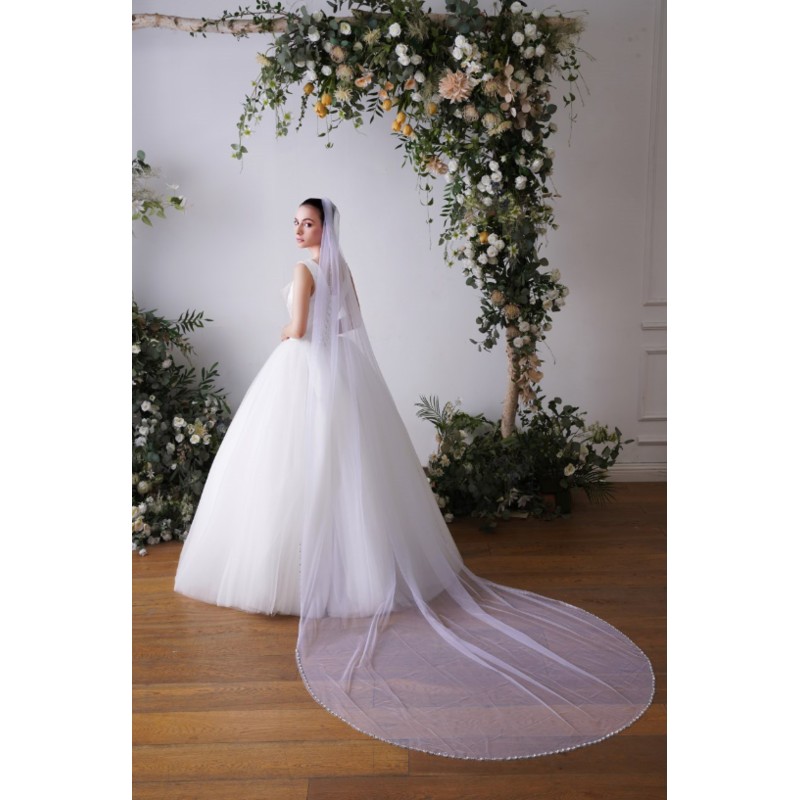 One-tier Beaded Edge Chapel Bridal Veils With Rhinestones