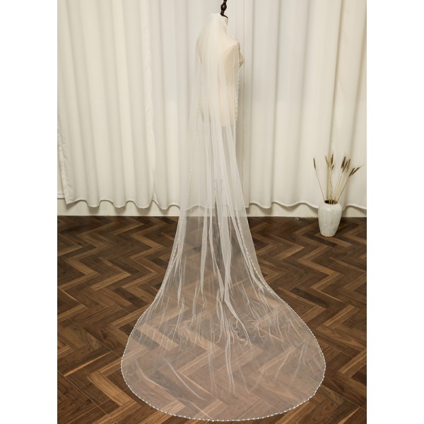 One-tier Beaded Edge Chapel Bridal Veils With Rhinestones