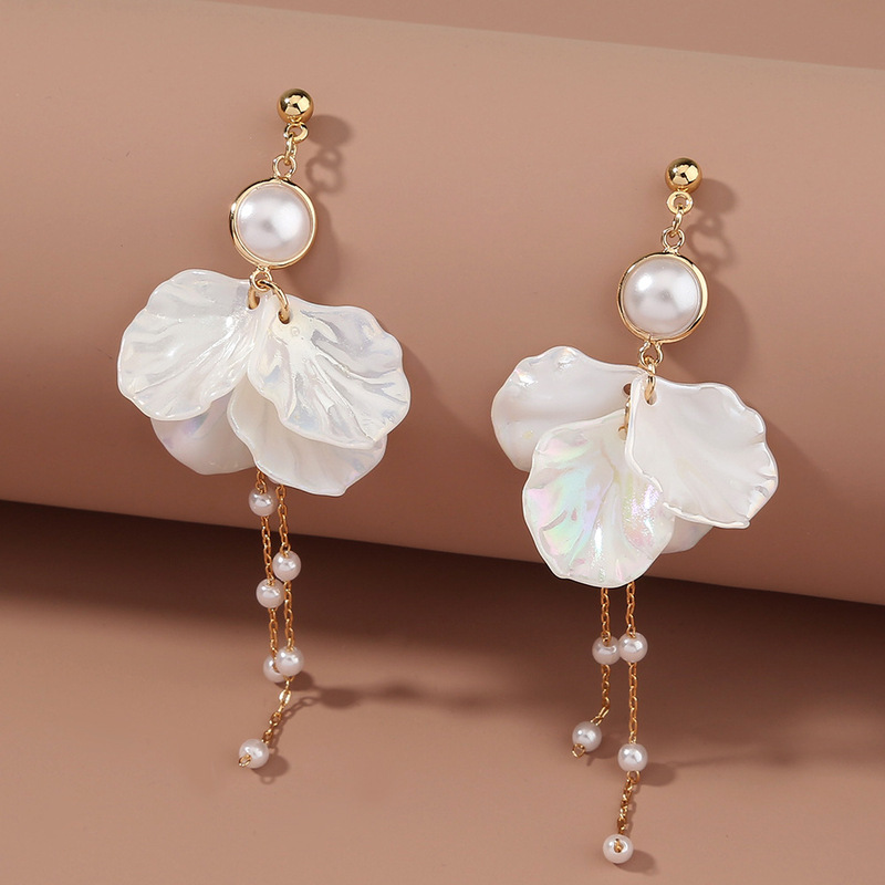 Unique Alloy/Pearl&Imitation pearl With Irregular Rhinestone Earrings