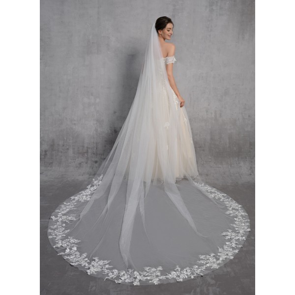 One-tier Cut Edge Cathedral Bridal Veils With Lace