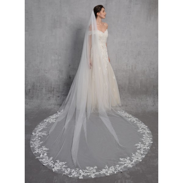 One-tier Cut Edge Cathedral Bridal Veils With Lace