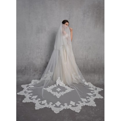 Two-tier Lace Applique Edge Cathedral Bridal Veils With Lace