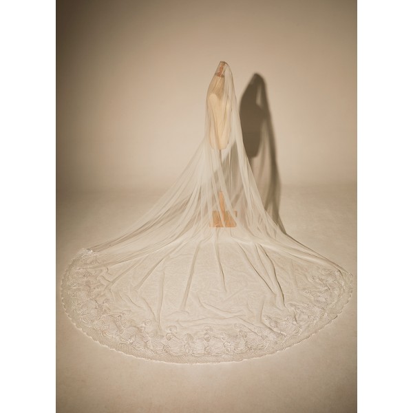 One-tier Sequin Trim Edge Cathedral Bridal Veils With Sequin/Lace