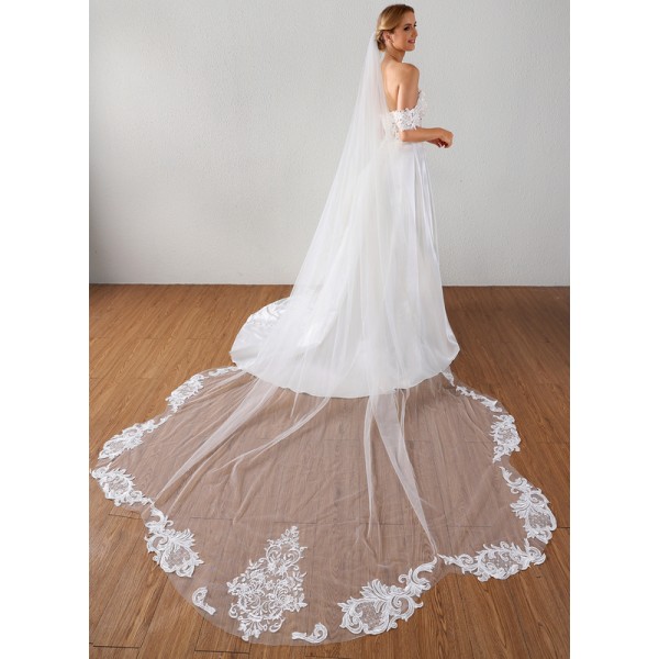 One-tier Lace Applique Edge Cathedral Bridal Veils With Lace