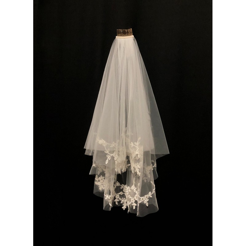 Two-tier Cut Edge Fingertip Bridal Veils With Lace