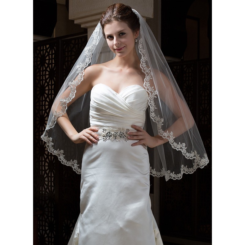 One-tier Lace Applique Edge Fingertip Bridal Veils With Lace